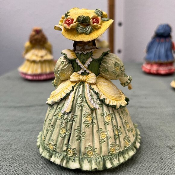Lot of Eight "The Dolls of Willow Hall" Victorian Miniatures with some RAREs! - Picture 8 of 16
